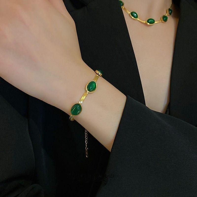 Verdant Glow™ Oval Green Stainless Crystal Pendant Necklace & Bracelet Set - Gold-Plated Elegance